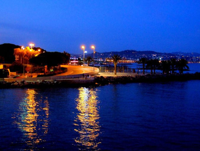 Mandelieu-La Napoule, France. A late stroll when two unexpected and beautiful reflections changed the ethos of the whole evening. https://witness.theguardian.com/assignment/552e3c5be4b0dfcbad6c3d9f/1477370