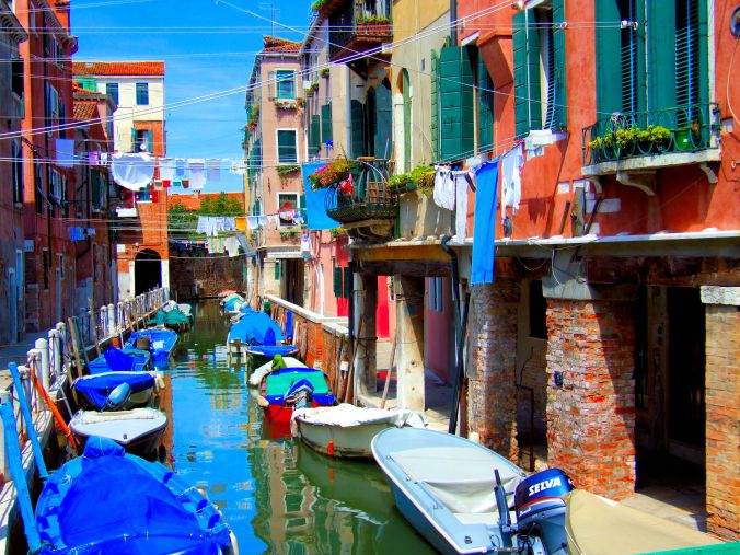 Venice – It’s Still A Bit Wet Out There “The clothes are dry but how do I get to them?” https://witness.theguardian.com/assignment/563240a2e4b097ba40e93a08/1785562